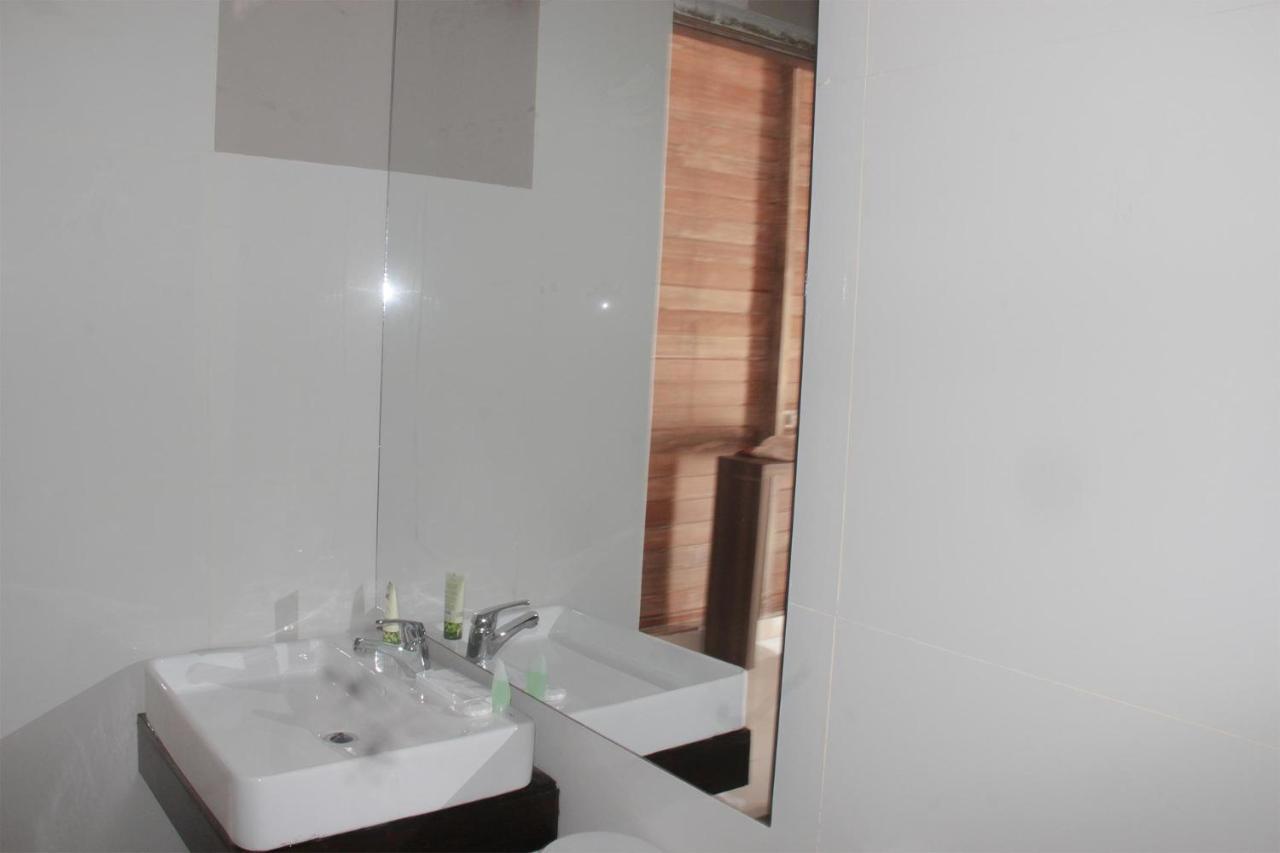Acala Hostel & Reef Bar Toyapakeh Dış mekan fotoğraf