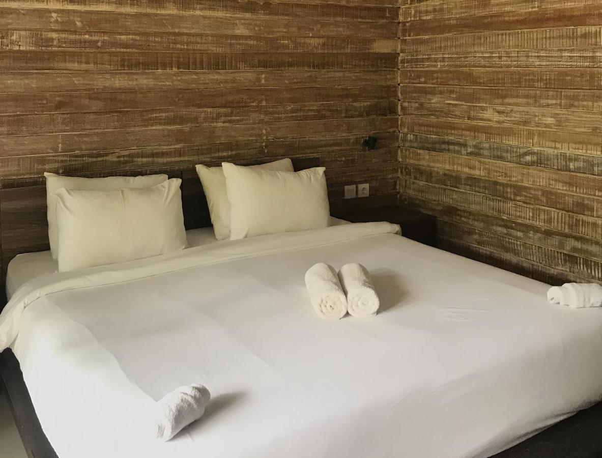 Acala Hostel & Reef Bar Toyapakeh Dış mekan fotoğraf